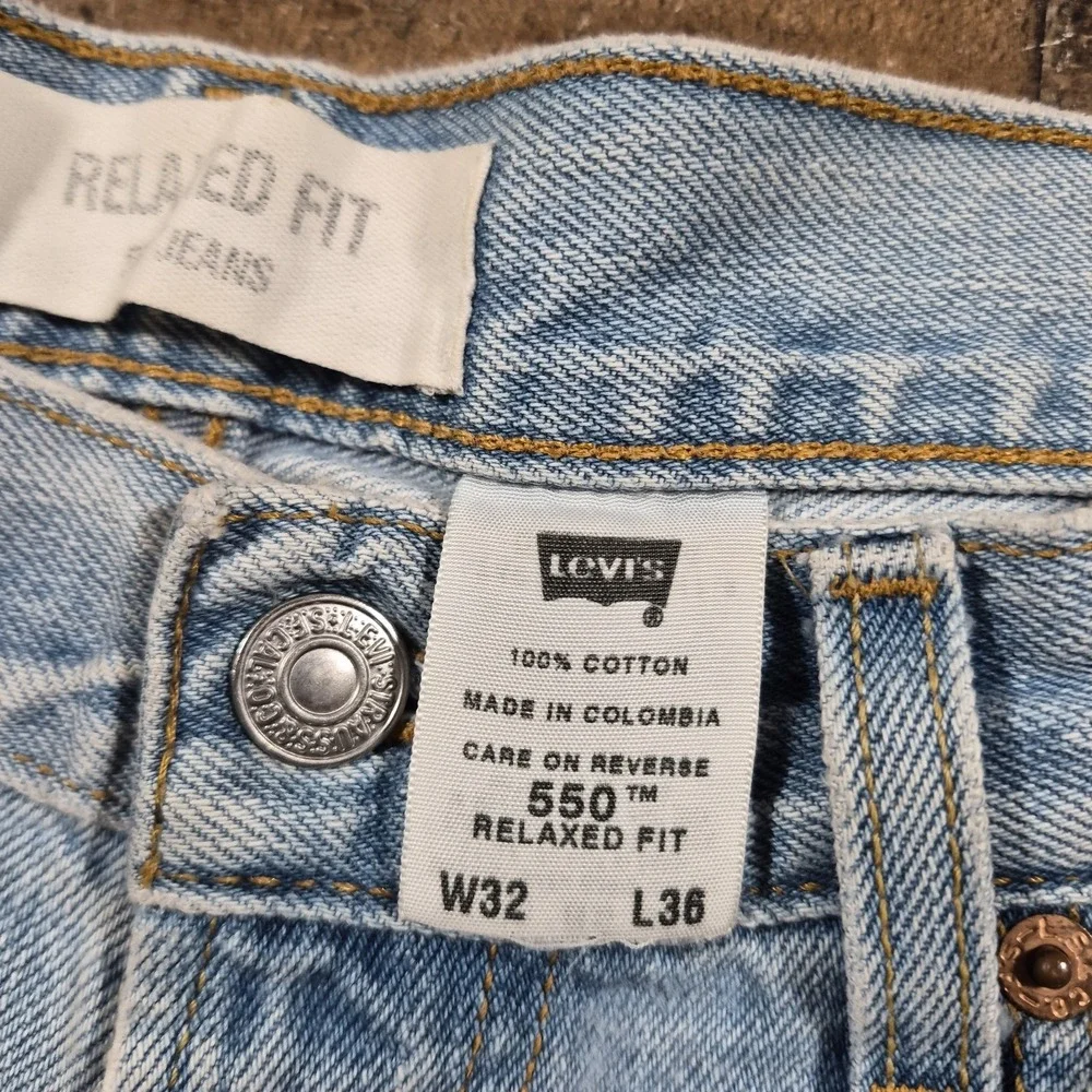 Vintage Levis 550 Baggy Jeans Men 32x36 Blue Denim Y2K Paint Distressed 2000s 02
